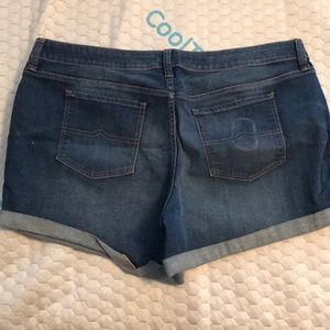 Arizona Jean Company Shorts - Arizona denim shorts SIZE 19 Arizona Jean Company Shorts - Arizona denim shorts SIZE 19